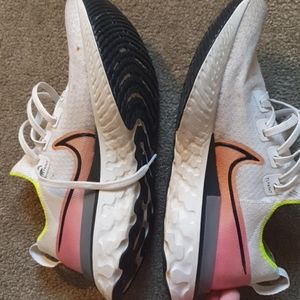 Nike Infinity React